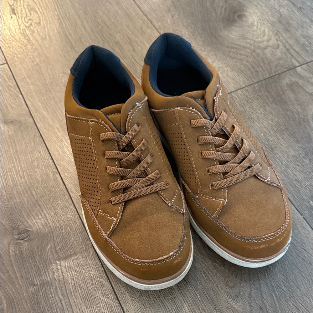 Crown Vintage Kids Tan Lace-Up Sneakers with White Sole